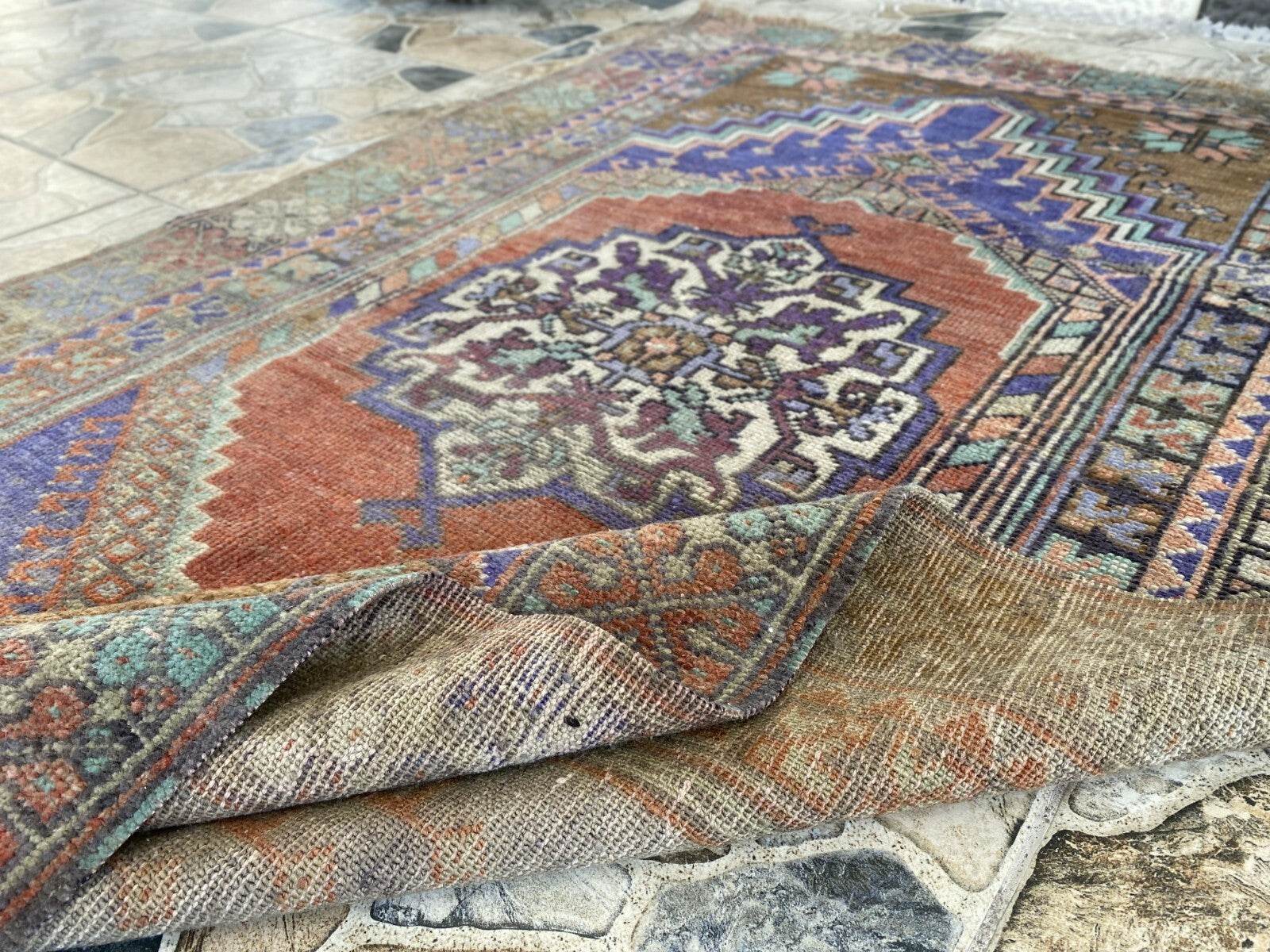 Pre 1980’s ANTIQUE ANATOLIAN FARMHOUSE RUG - TRIBAL GEOMETRIC TURKISH VINTAGE