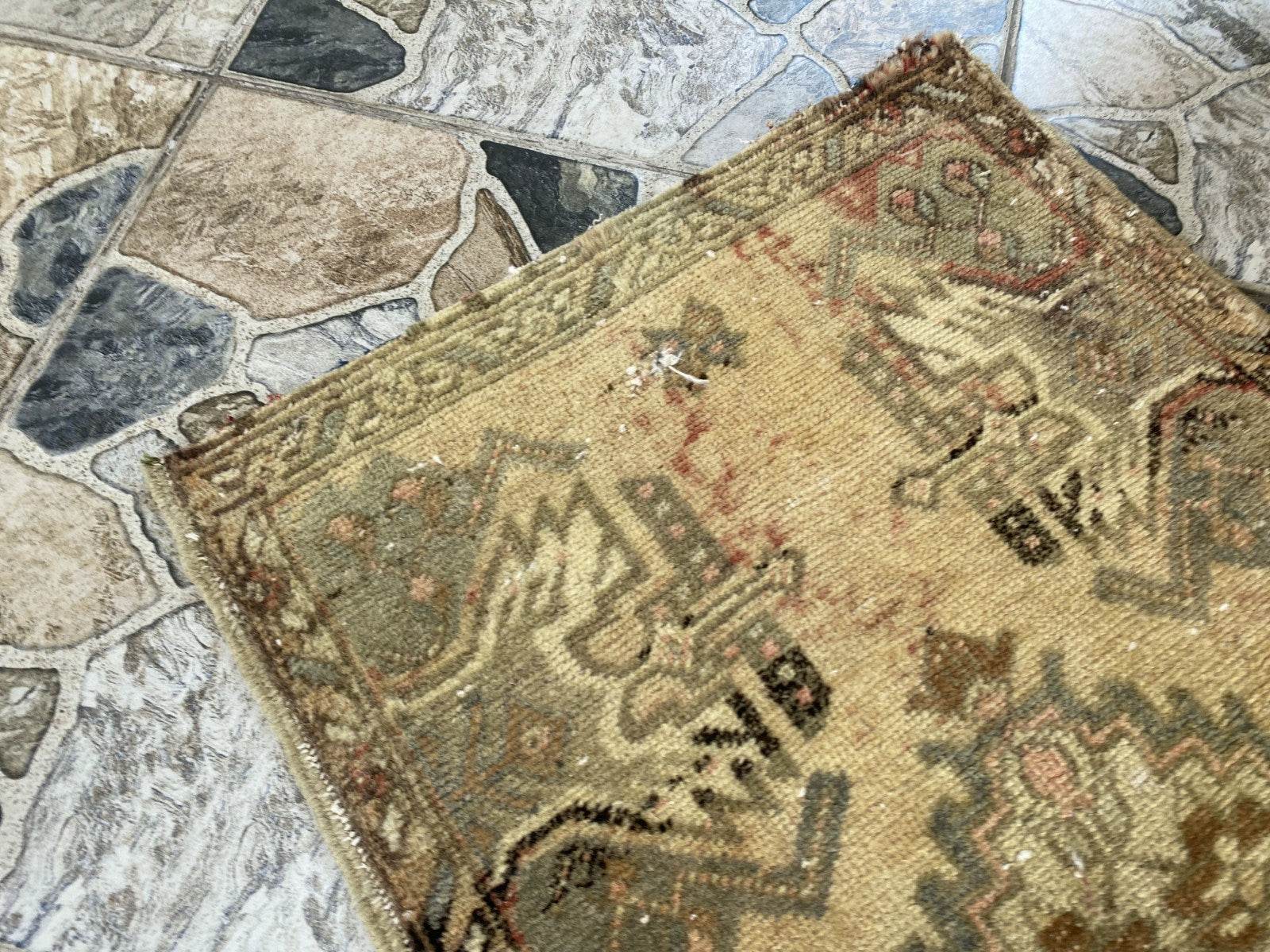 Vintage 1980s Turkish Rug - Tribal Oushak Hand-Knotted Small Carpet - 1.6x2.8 ft