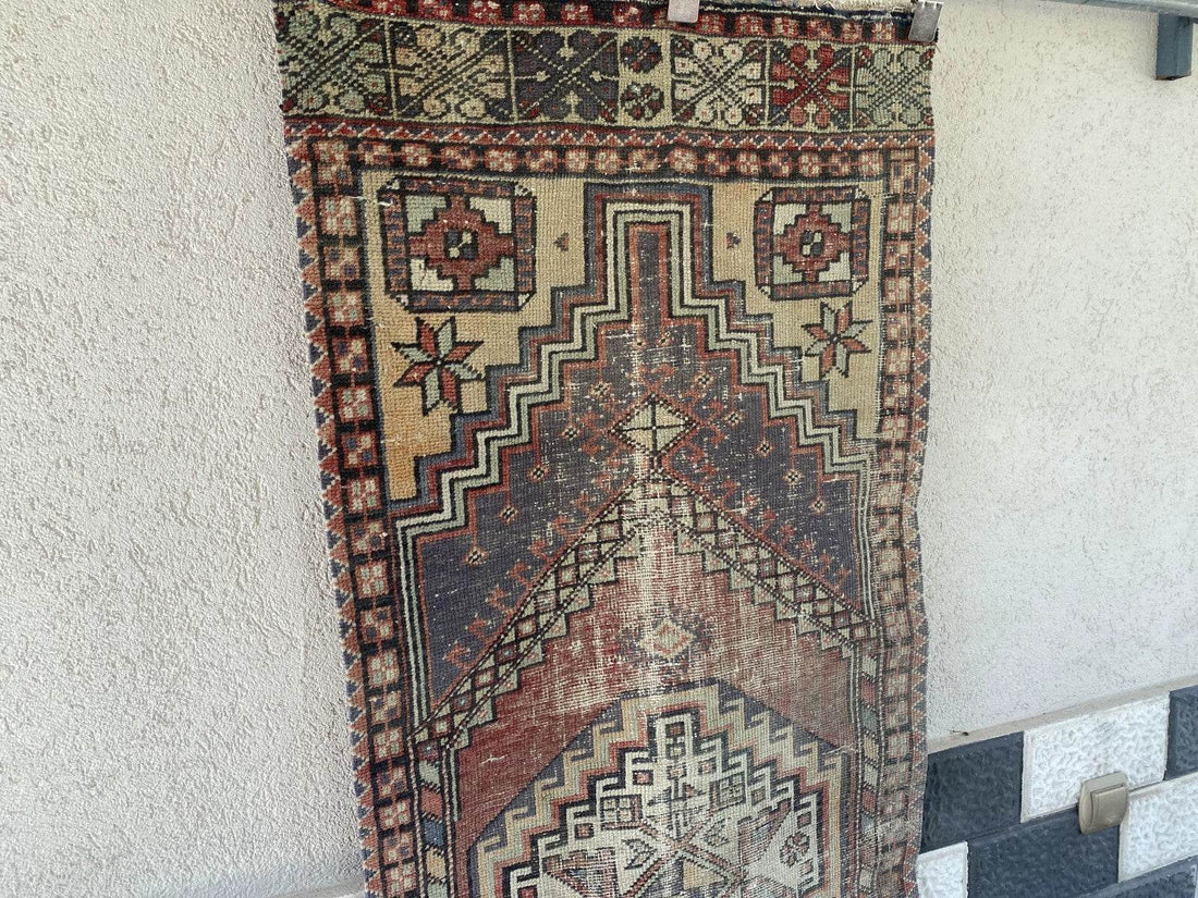 Pre 1980’s ANTIQUE ANATOLIAN FARMHOUSE RUG - GEOMETRIC TRIBAL TURKISH VINTAGE
