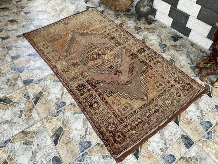 Pre 1980’s ANTIQUE ANATOLIAN FARMHOUSE RUG - GEOMETRIC TRIBAL TURKISH VINTAGE