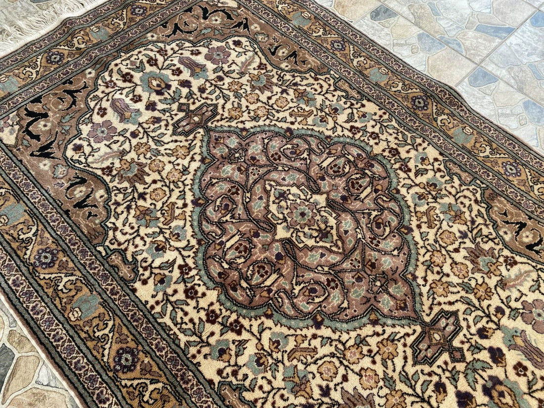 Pre 1980’s ANTIQUE ANATOLIAN TURKISH VINTAGE AREA RUG - GEOMETRIC TRIBAL KAYSERI