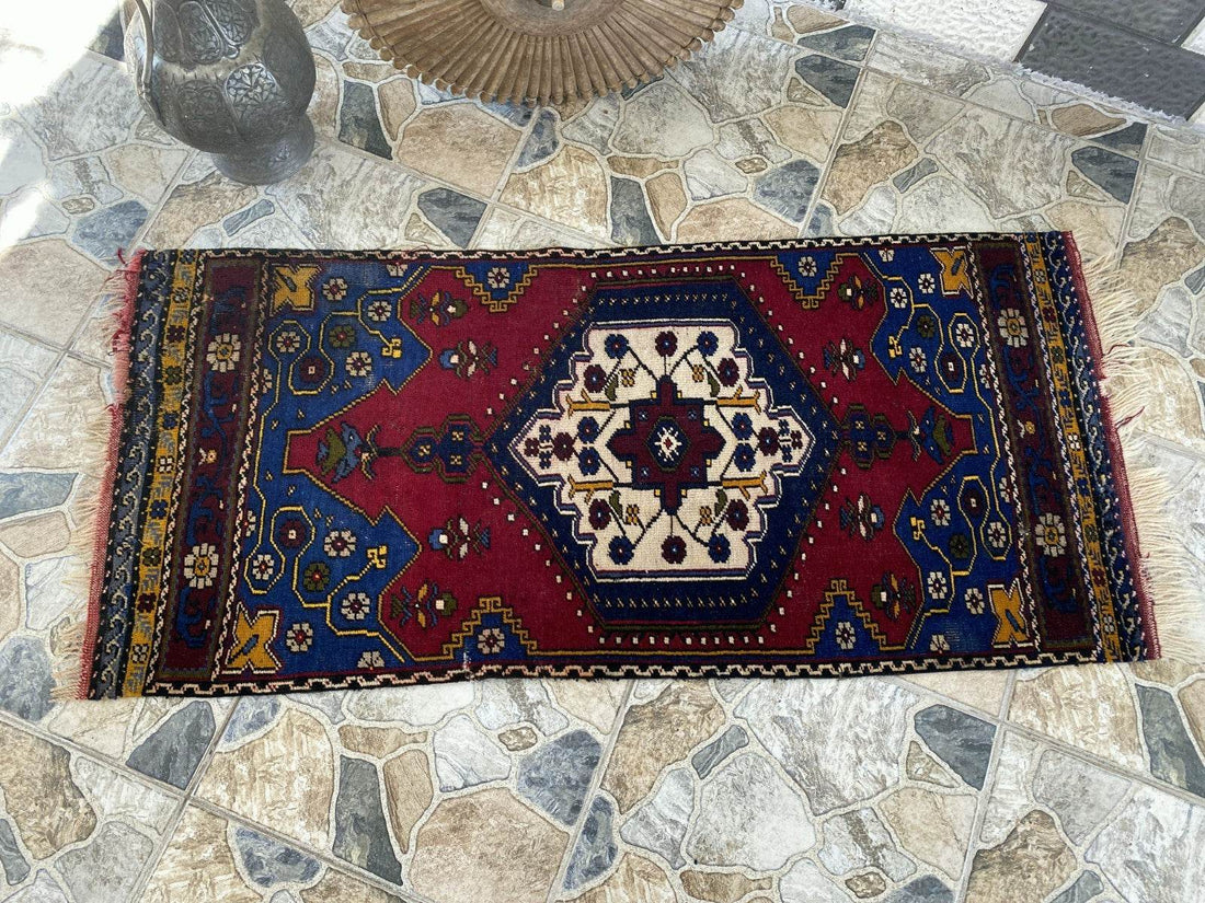 Vintage Rug | Wool Small Antique Farmhouse Anatolian Handmade Turkish Rug 2x4ft