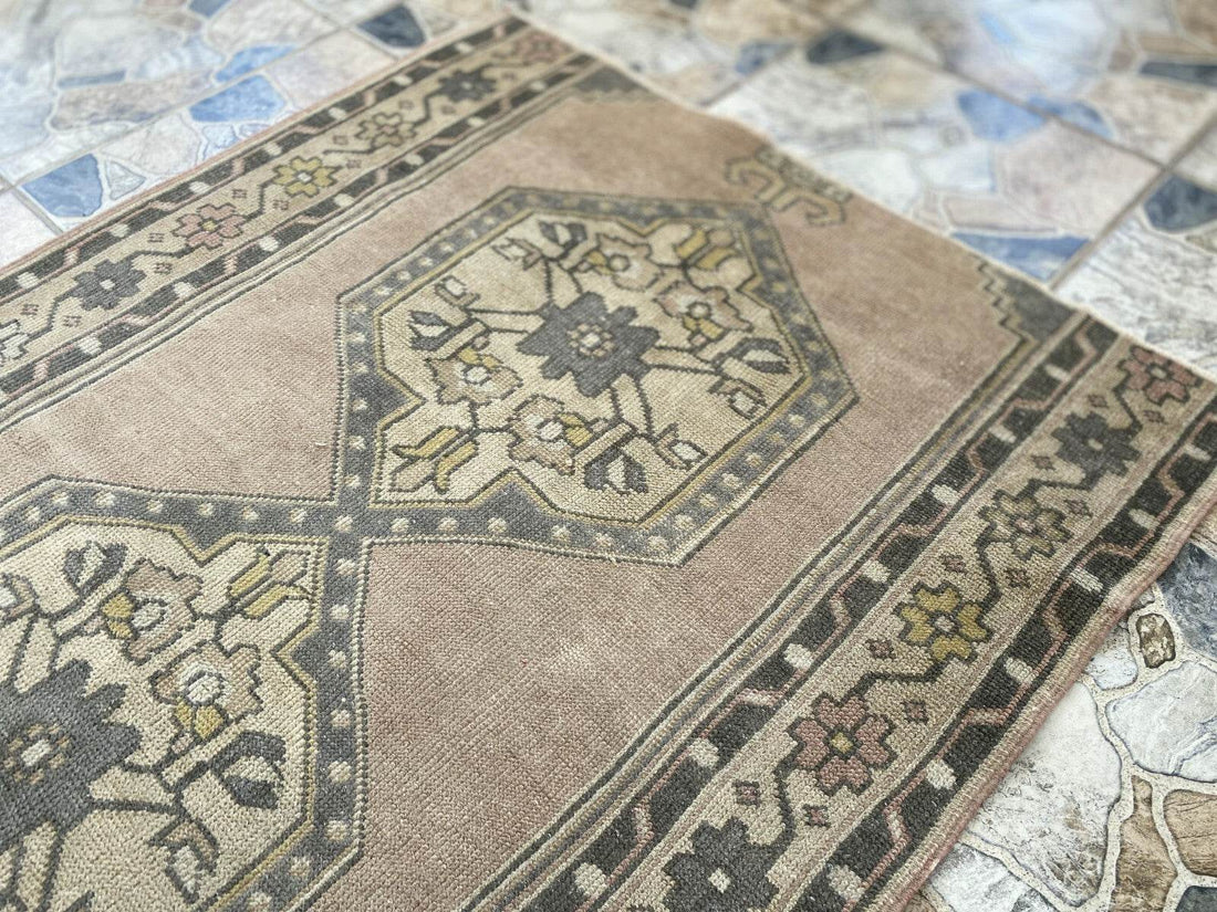Vintage Rug | Antique Wool Farmhouse Anatolian Runner Handmade Turkish 3.2x5.7ft