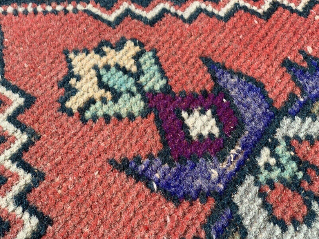 Small Turkish Vintage Oushak Rug, Wool Handmade Farmhouse Geometric 1.5 x 2.8 ft