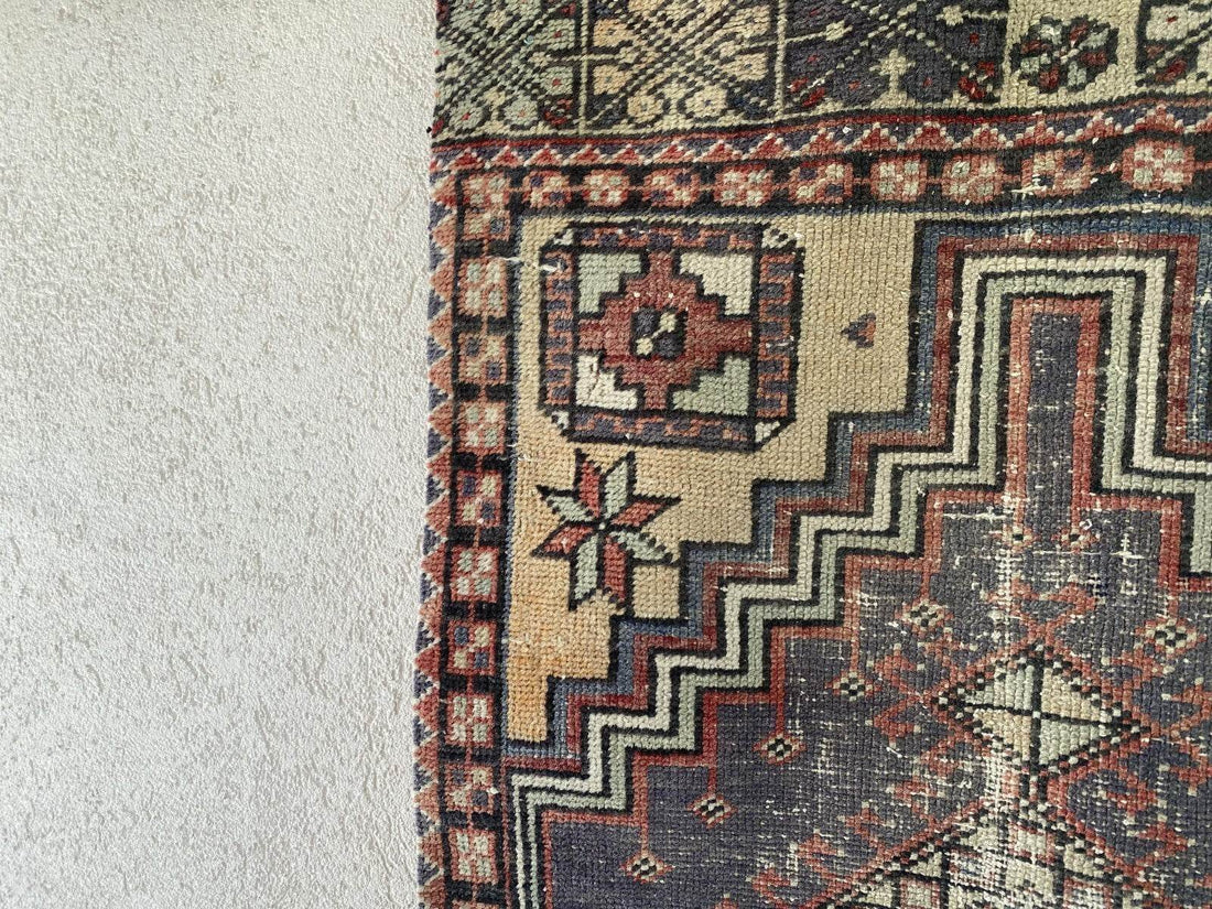 Pre 1980’s ANTIQUE ANATOLIAN FARMHOUSE RUG - GEOMETRIC TRIBAL TURKISH VINTAGE