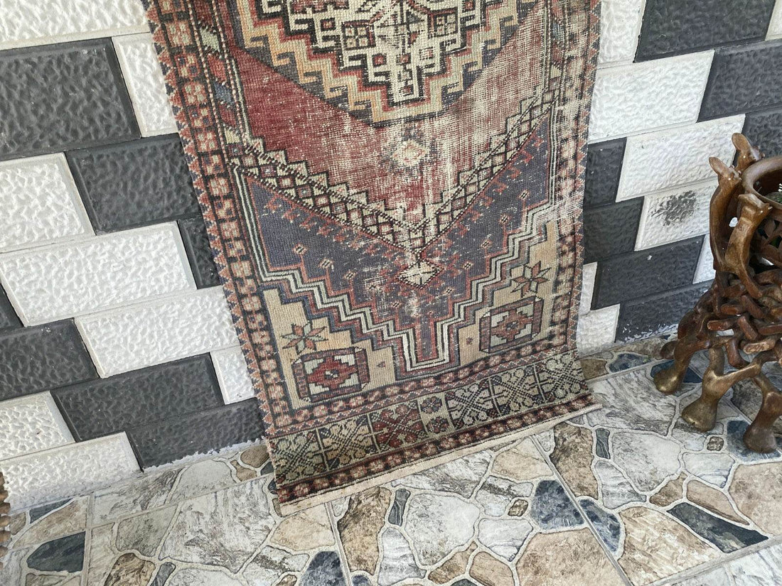 Pre 1980’s ANTIQUE ANATOLIAN FARMHOUSE RUG - GEOMETRIC TRIBAL TURKISH VINTAGE