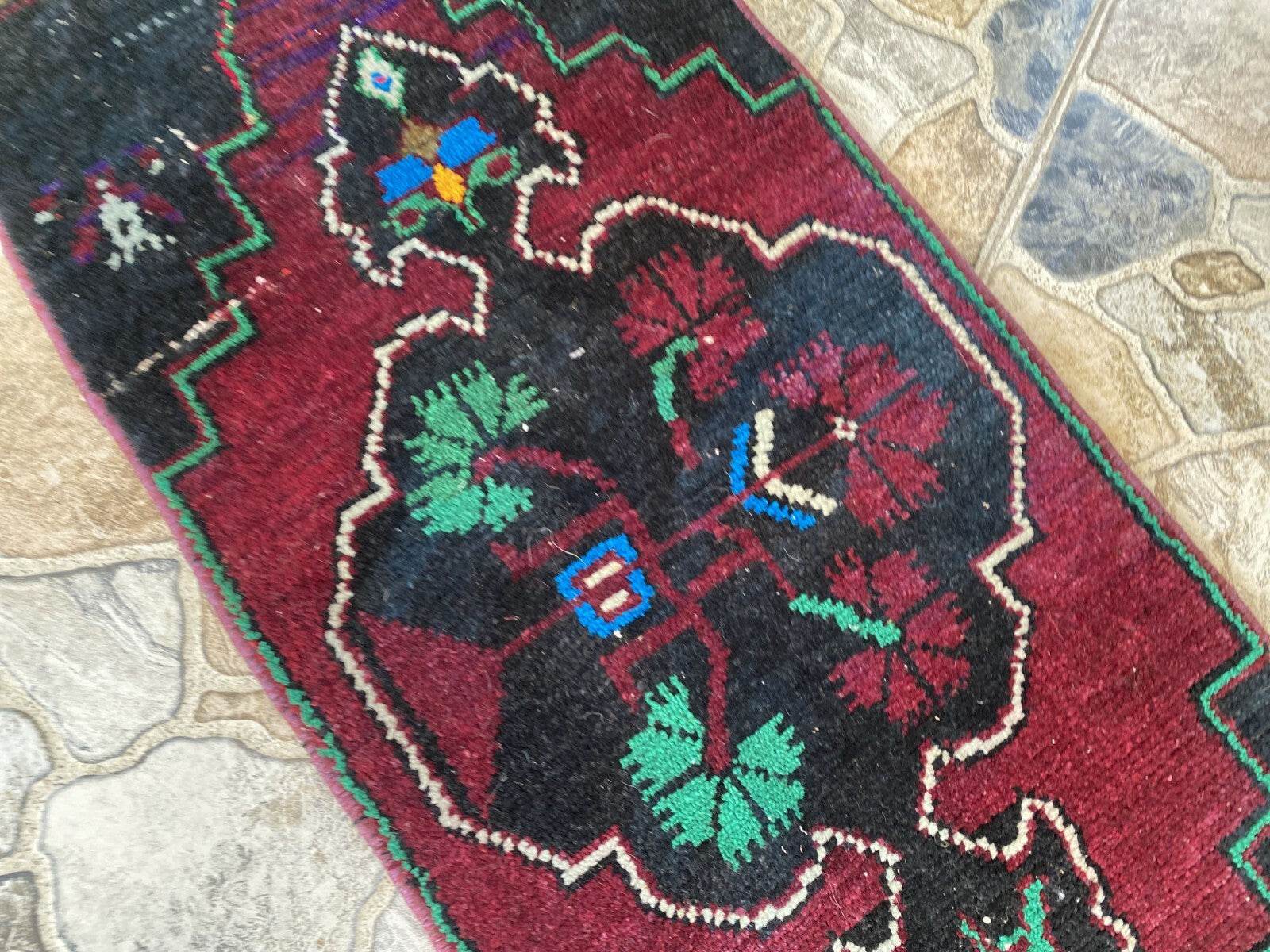 1.2x3.4 ft Anatolian Medallion Runner - Vintage Farmhouse Hand-Knotted Wool Rug