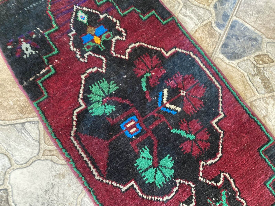 1.2x3.4 ft Anatolian Medallion Runner - Vintage Farmhouse Hand-Knotted Wool Rug