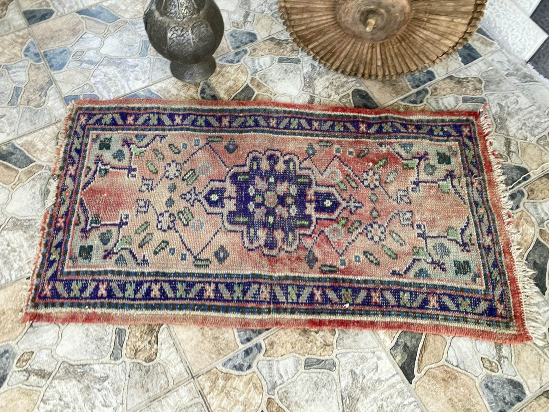 Turkish Vintage Rug, Farmhouse Geometric Hand-Knotted Wool Medallion Rug 2x4 ft