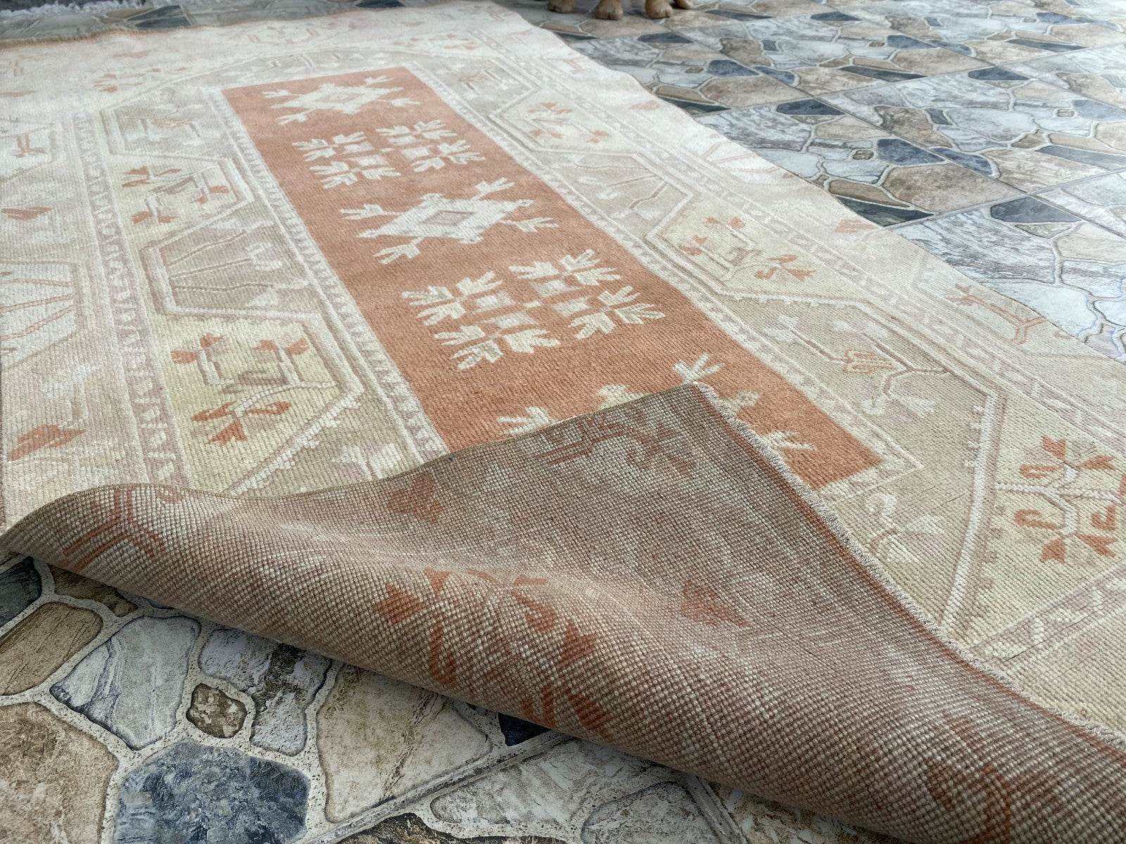 Pre 1970’s ANTIQUE ANATOLIAN FARMHOUSE RUG - GEOMETRIC TRIBAL TURKISH VINTAGE