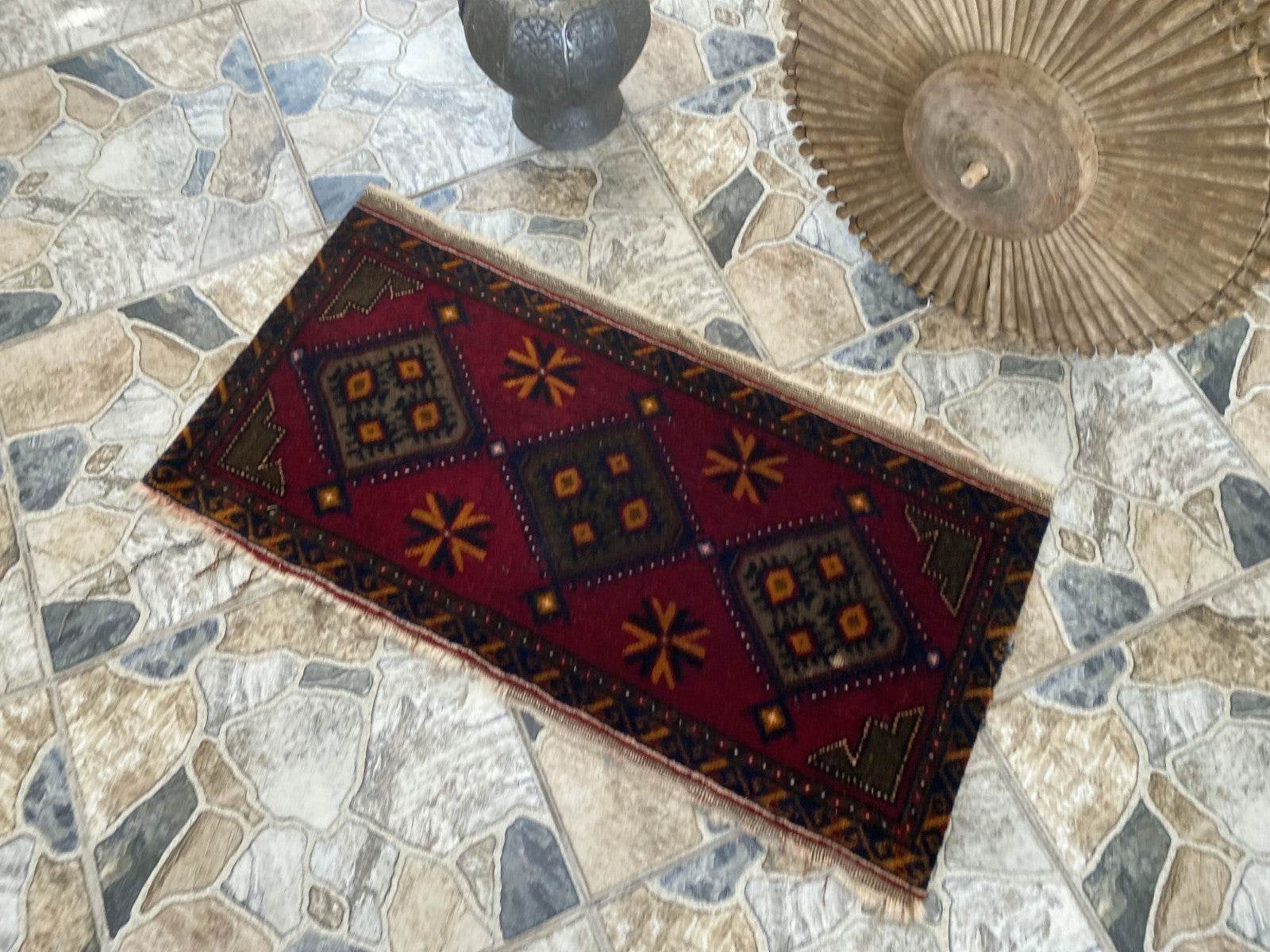 Vintage Turkish Wool Rug, Antique Hand-Knotted Geometric Oushak Small Runner 1x3