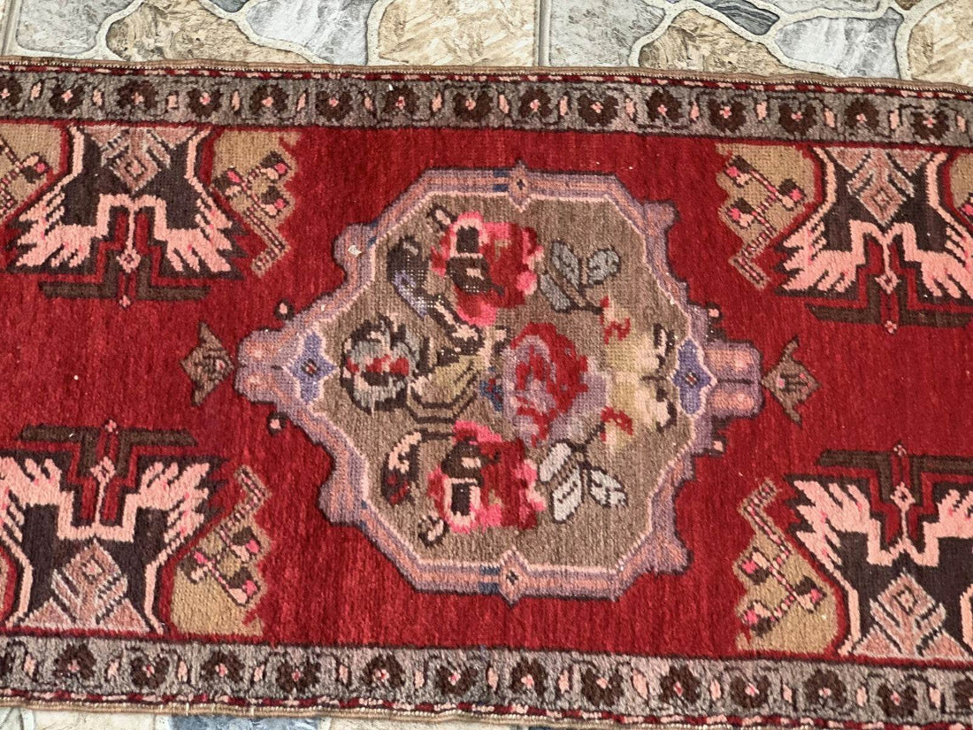 Vintage Tribal Handmade Wool Farmhouse Carpet Antique Turkish Rug 1.7 x 3.3 ft