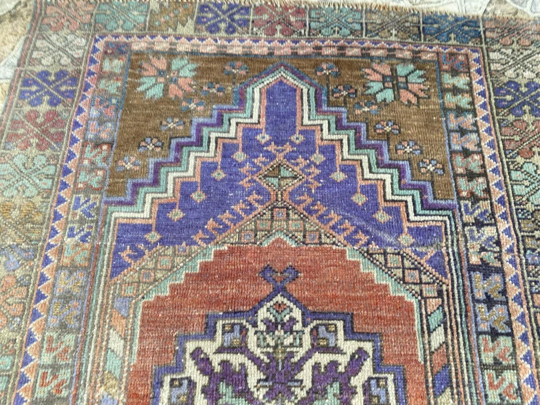 Pre 1980’s ANTIQUE ANATOLIAN FARMHOUSE RUG - TRIBAL GEOMETRIC TURKISH VINTAGE