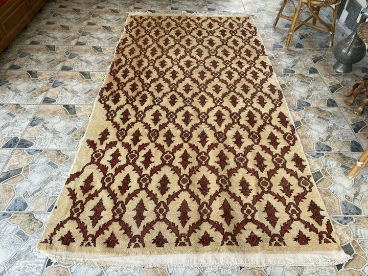 Vintage Turkish Area Rug | 4.8 x 9.0 ft Hand-Knotted Wool | Red Medallion Rug