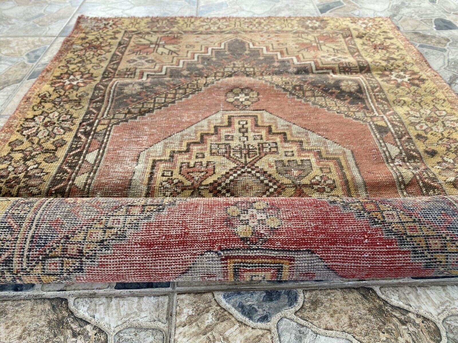 Geometric Vintage Turkish Rug, Hand-Knotted Farmhouse Anatolian Rug 3.5x5.5 Ft