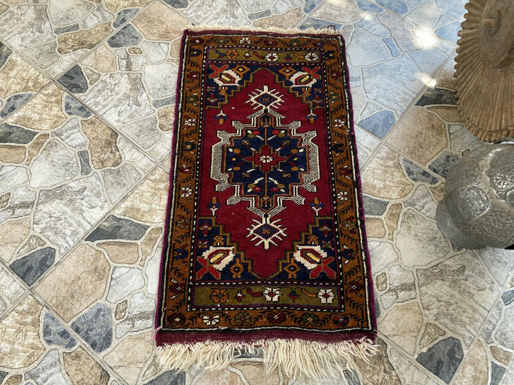 Vintage Hand-Knotted Rug, 1.7 x 3.0 ft Anatolian Wool Faded Floral Medallion Rug