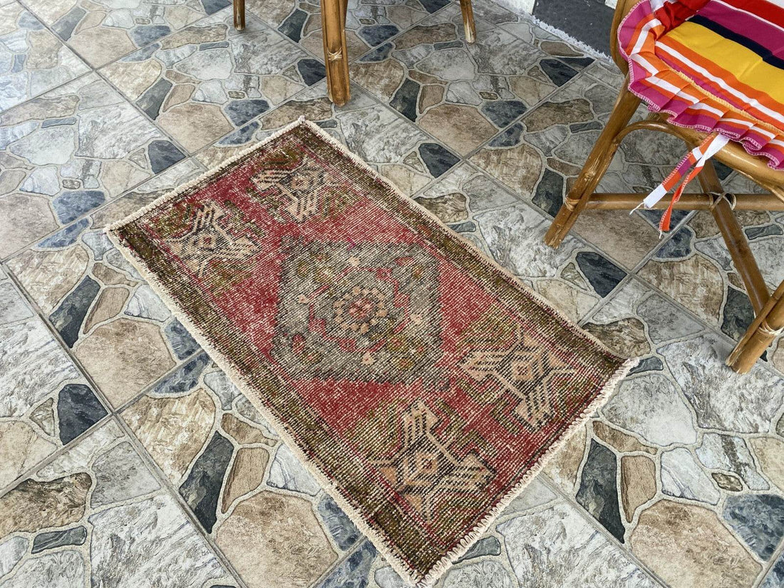 Pre 1980’s ANTIQUE ANATOLIAN FARMHOUSE RUG - TRIBAL GEOMETRIC TURKISH VINTAGE