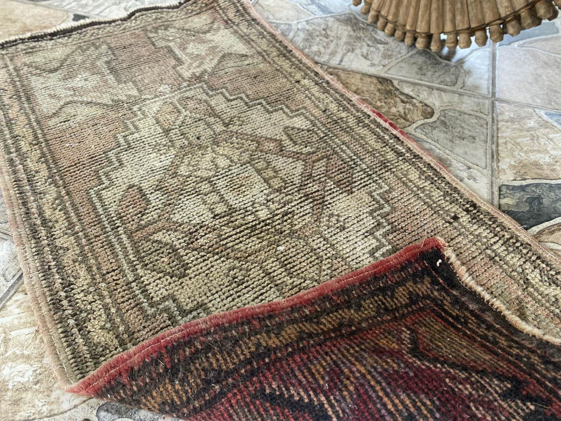 Pre 1990’s ANTIQUE ANATOLIAN FARMHOUSE RUG - TRIBAL GEOMETRIC TURKISH VINTAGE