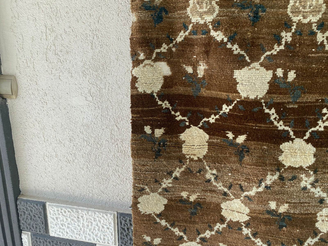 Vintage Kurdish Oushak Rug, 1980s Turkish Anatolian Hand-Knotted Wool Runner Rug