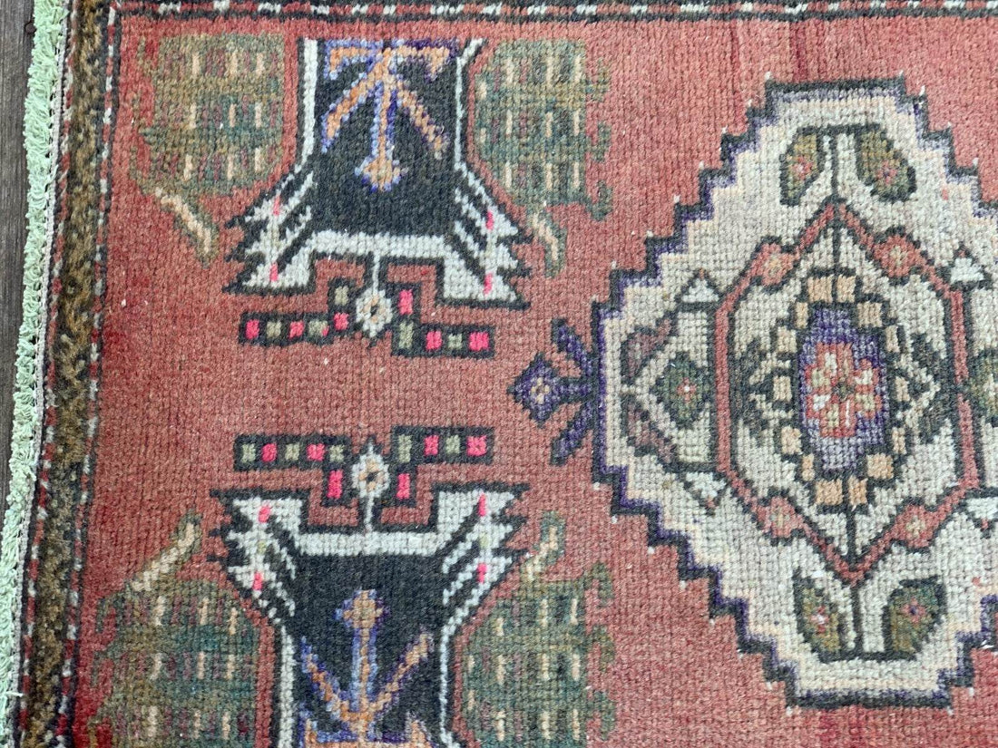 Small Vintage Turkish Rug, Oushak Wool Handmade Farmhouse Geometric 1.8 x 2.9 ft
