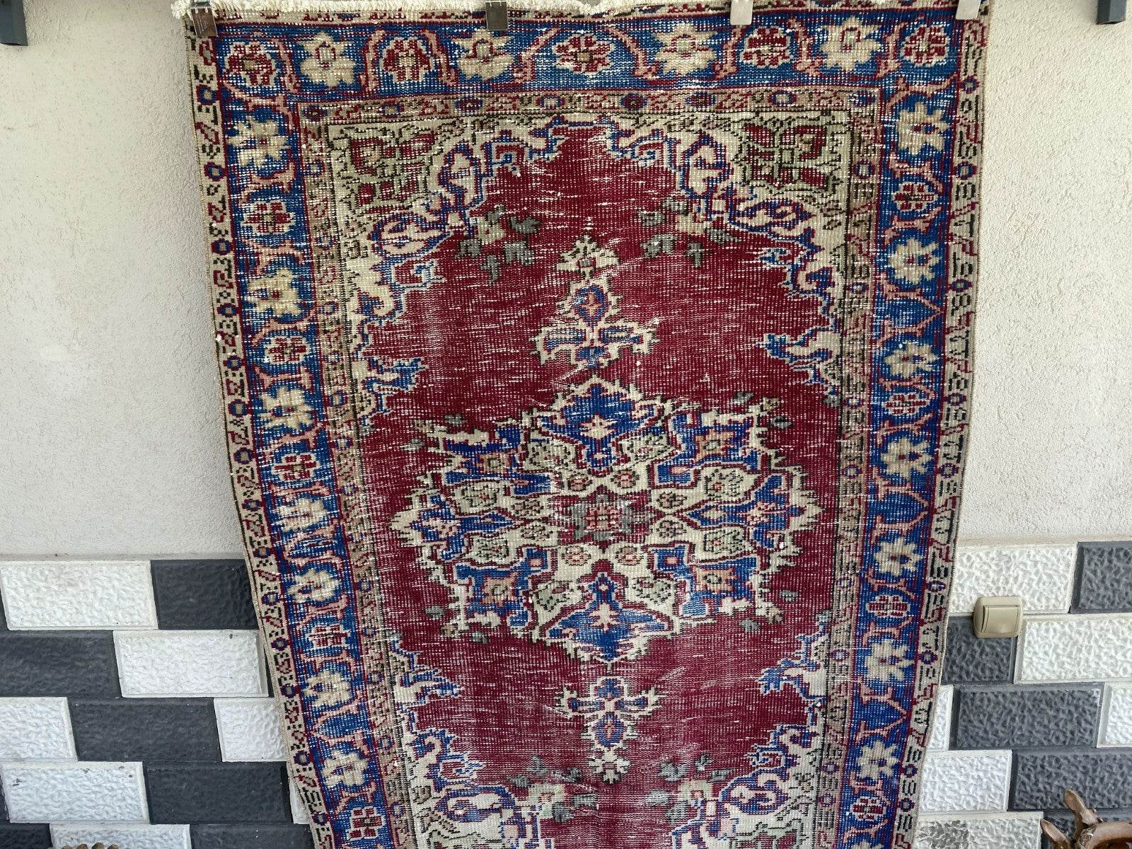Pre 1970’s ANTIQUE ANATOLIAN FARMHOUSE RUG - GEOMETRIC TRIBAL TURKISH VINTAGE