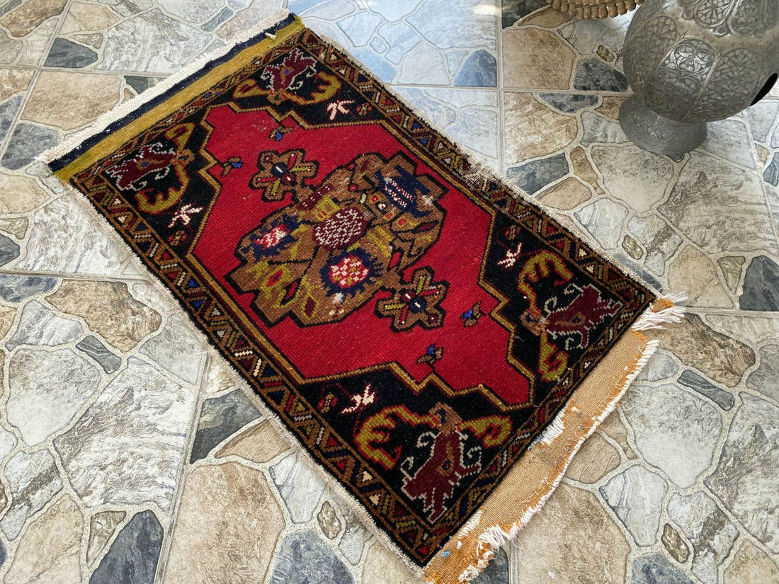 Faded Vintage Wool Rug | 1.8 x 2.8 ft Hand-Knotted Anatolian Small Medallion Rug