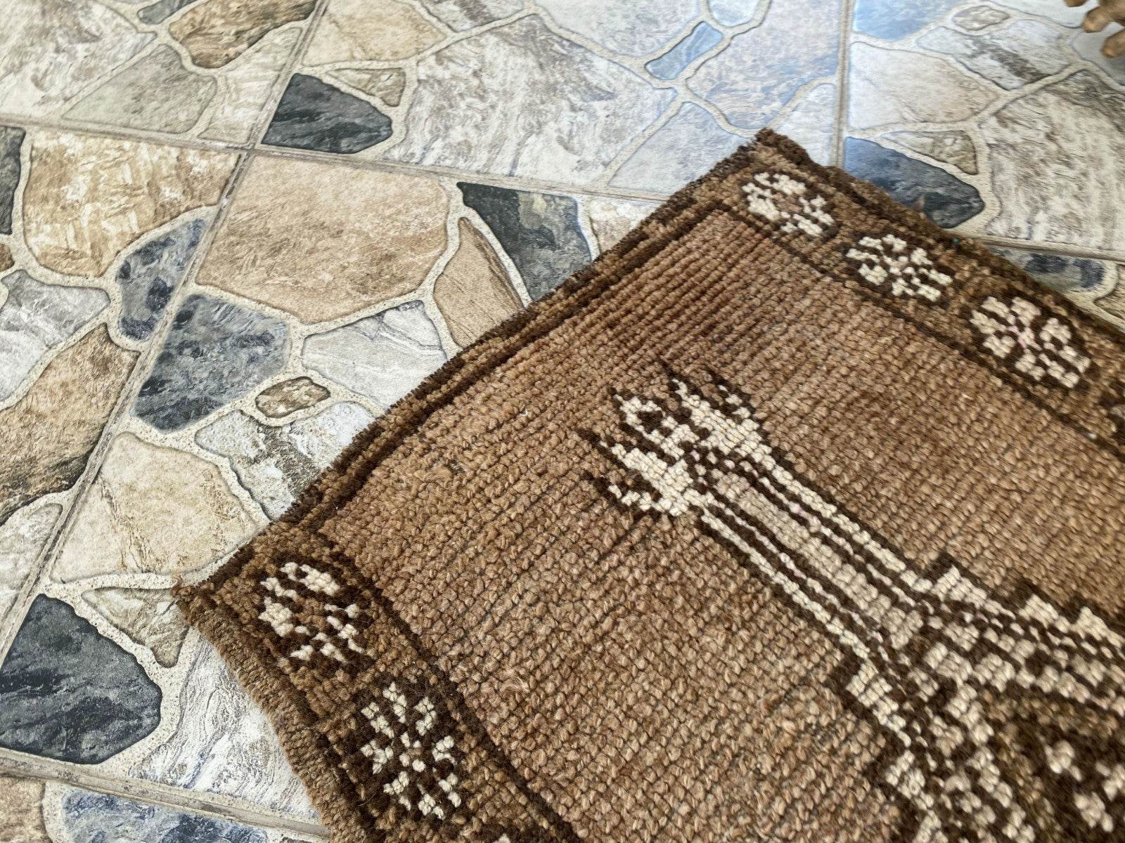 Pre 1970’s ANTIQUE ANATOLIAN FARMHOUSE RUG - GEOMETRIC TRIBAL TURKISH VINTAGE