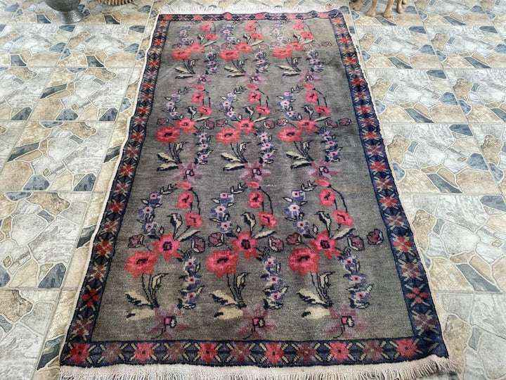 Pre 1970’s ANTIQUE ANATOLIAN FARMHOUSE RUG - FLORAL TRIBAL TURKISH VINTAGE RUG