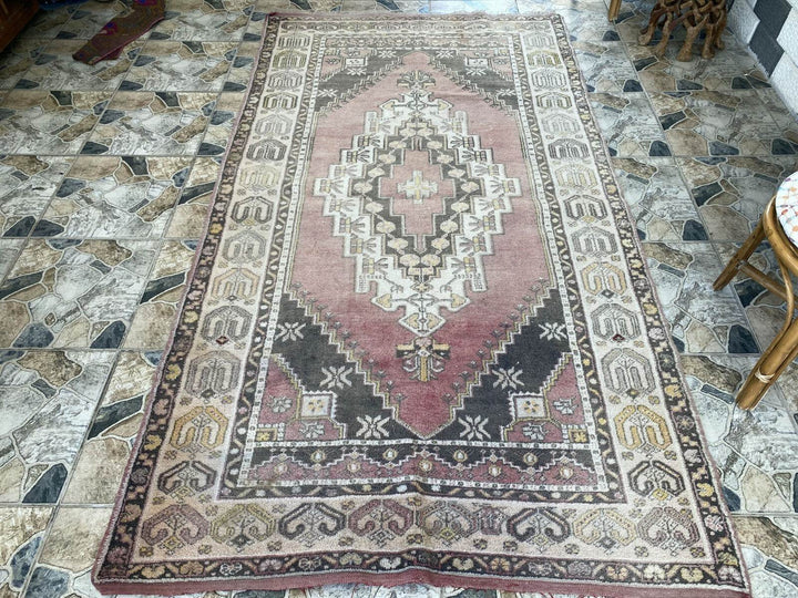 Vintage Turkish Anatolian Rug | 4.7 x 8.7 ft | Hand-Knotted Wool Tribal Carpet
