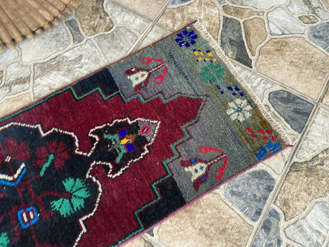 1.2x3.4 ft Anatolian Medallion Runner - Vintage Farmhouse Hand-Knotted Wool Rug