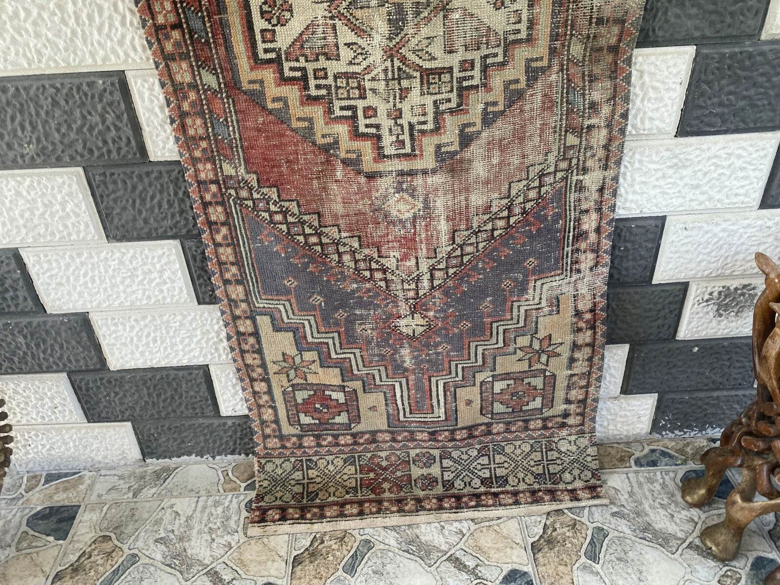 Pre 1980’s ANTIQUE ANATOLIAN FARMHOUSE RUG - GEOMETRIC TRIBAL TURKISH VINTAGE