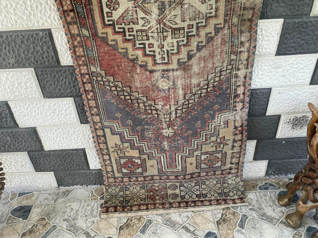 Pre 1980’s ANTIQUE ANATOLIAN FARMHOUSE RUG - GEOMETRIC TRIBAL TURKISH VINTAGE