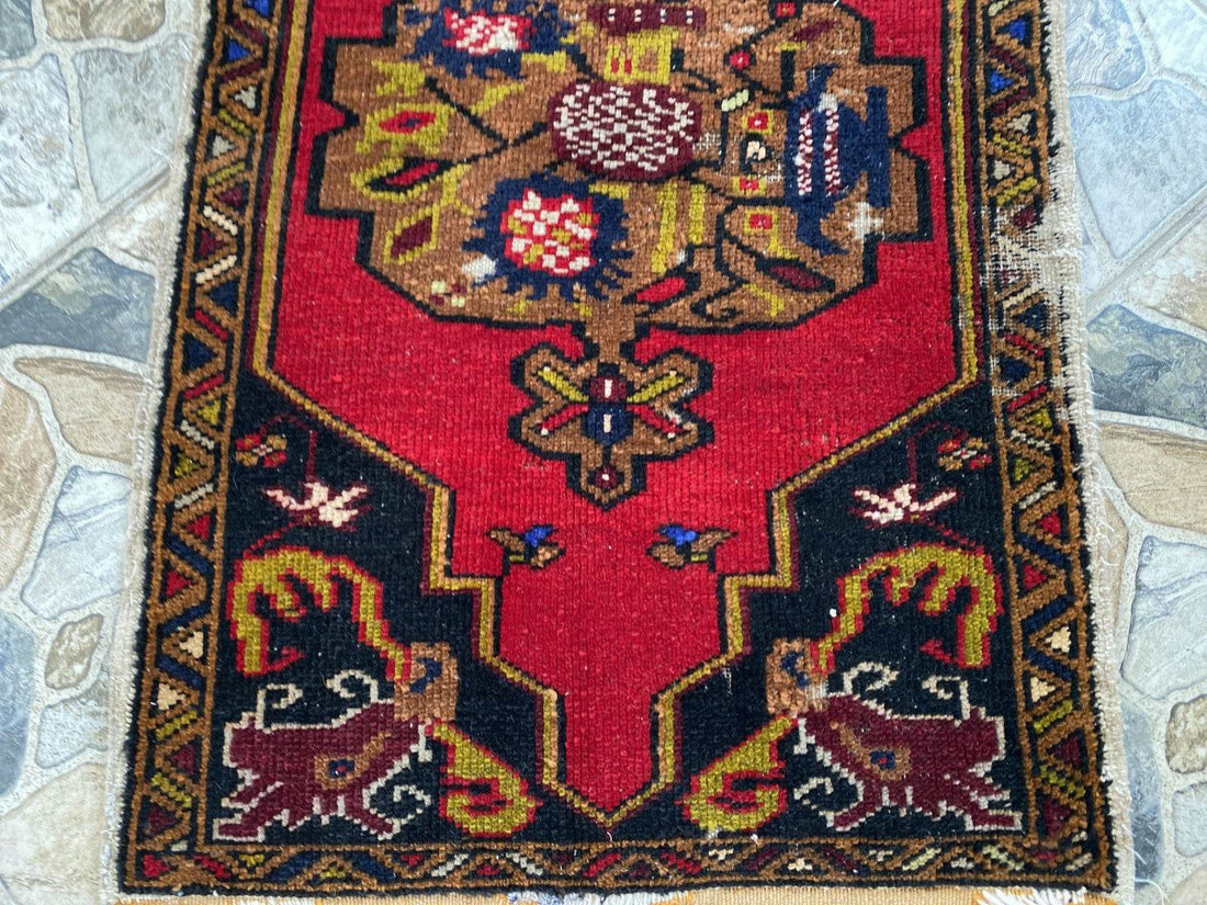 Faded Vintage Wool Rug | 1.8 x 2.8 ft Hand-Knotted Anatolian Small Medallion Rug