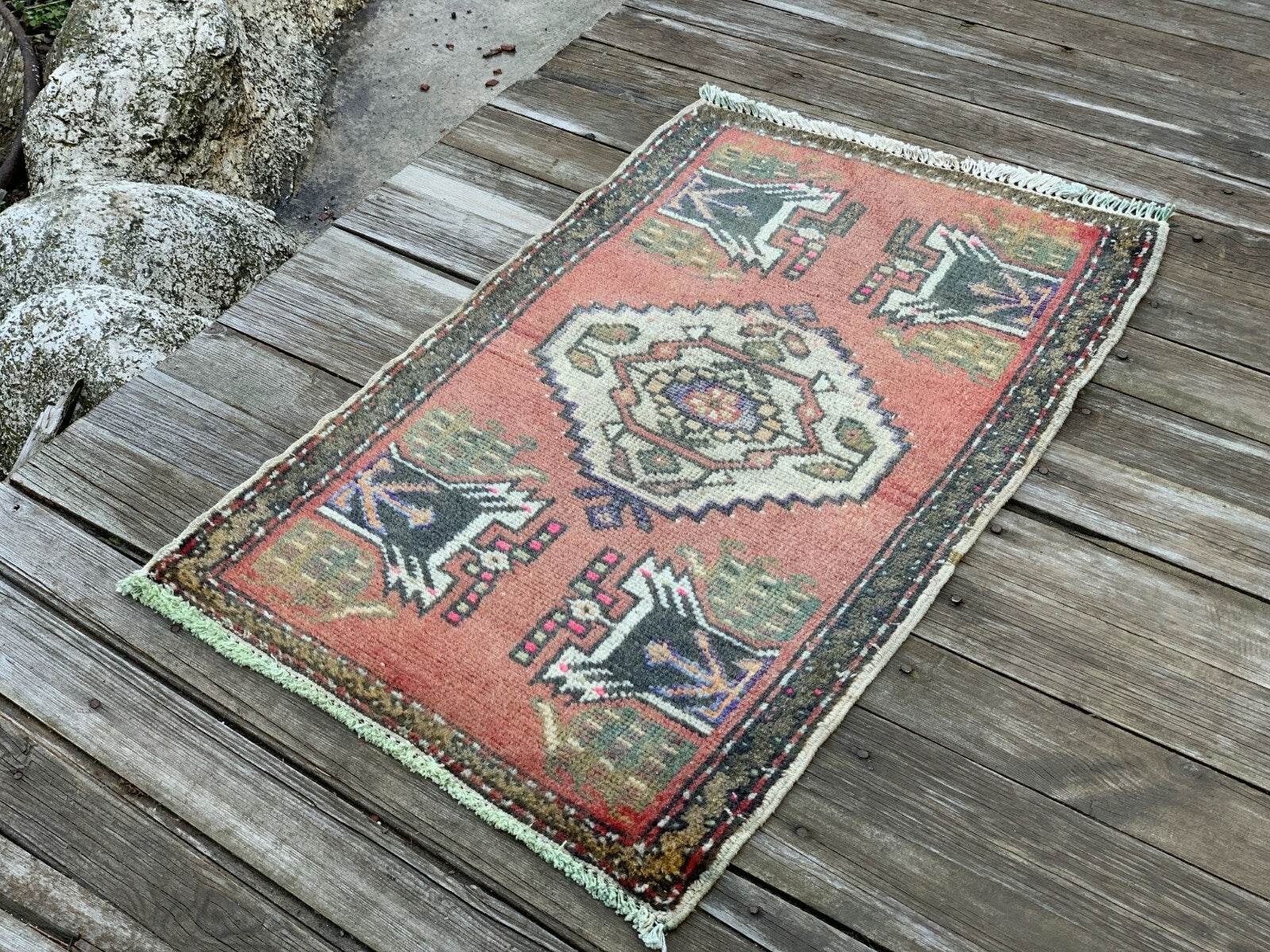 Small Vintage Turkish Rug, Oushak Wool Handmade Farmhouse Geometric 1.8 x 2.9 ft