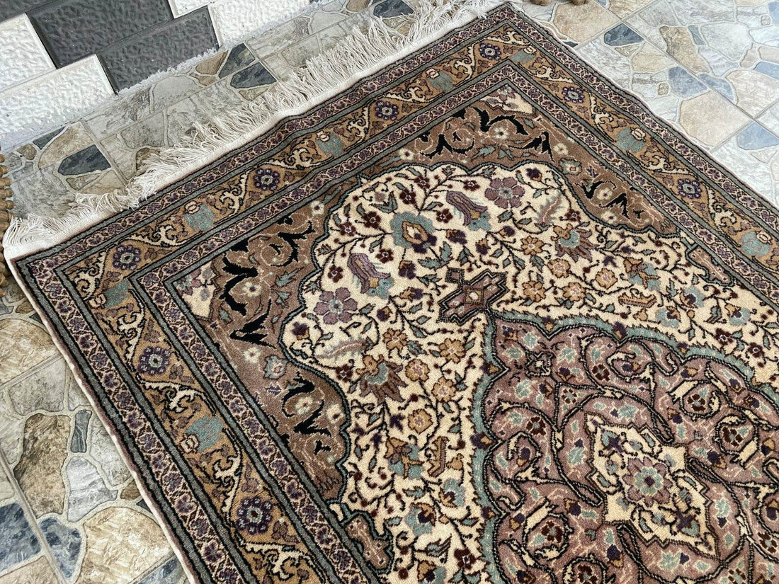 Pre 1980’s ANTIQUE ANATOLIAN TURKISH VINTAGE AREA RUG - GEOMETRIC TRIBAL KAYSERI