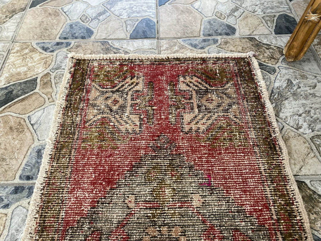 Pre 1980’s ANTIQUE ANATOLIAN FARMHOUSE RUG - TRIBAL GEOMETRIC TURKISH VINTAGE