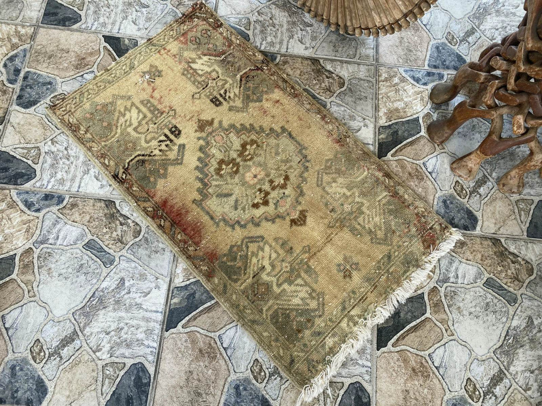 Vintage 1980s Turkish Rug - Tribal Oushak Hand-Knotted Small Carpet - 1.6x2.8 ft