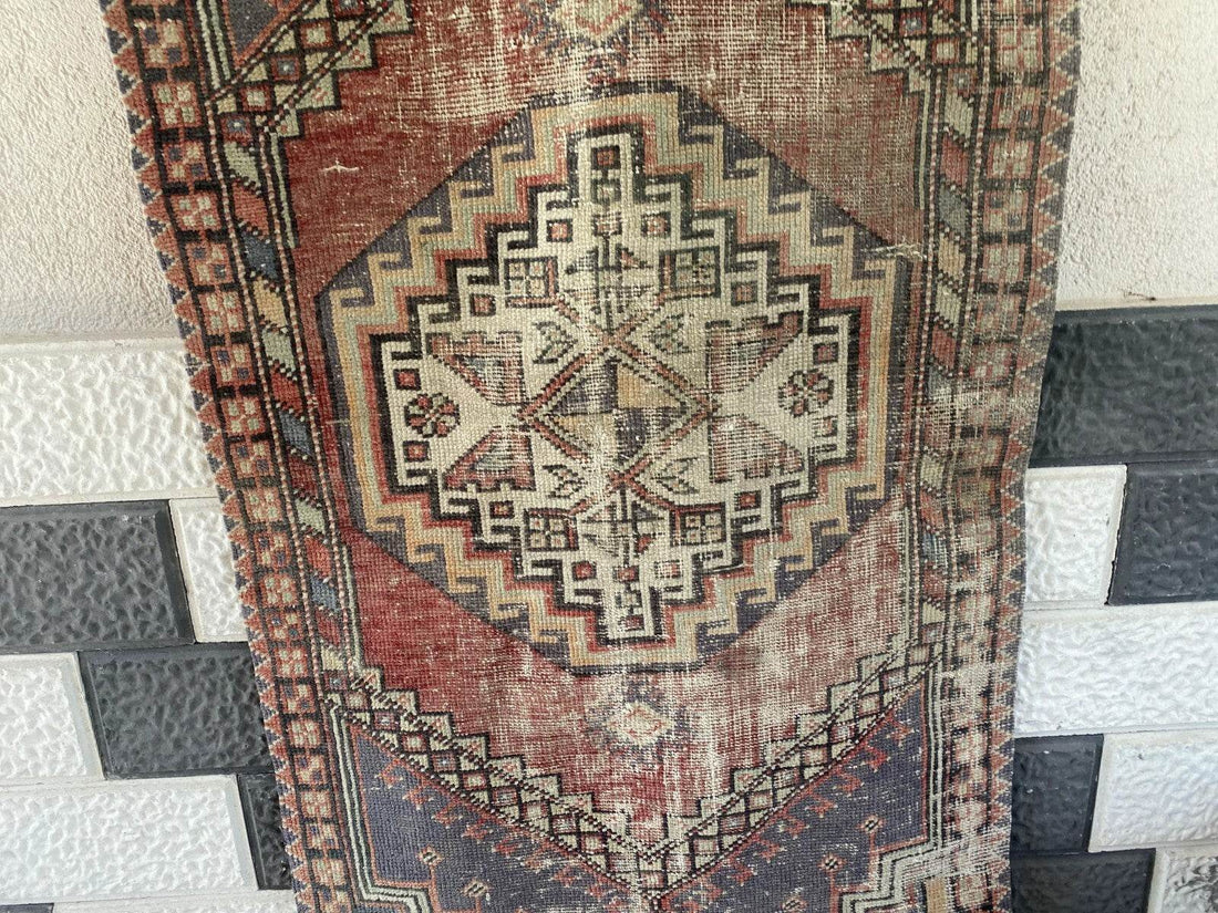 Pre 1980’s ANTIQUE ANATOLIAN FARMHOUSE RUG - GEOMETRIC TRIBAL TURKISH VINTAGE