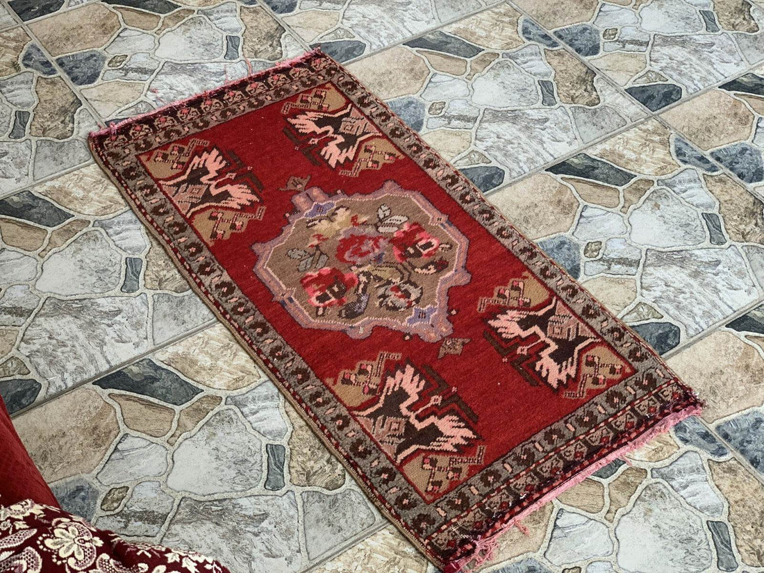 Vintage Tribal Handmade Wool Farmhouse Carpet Antique Turkish Rug 1.7 x 3.3 ft