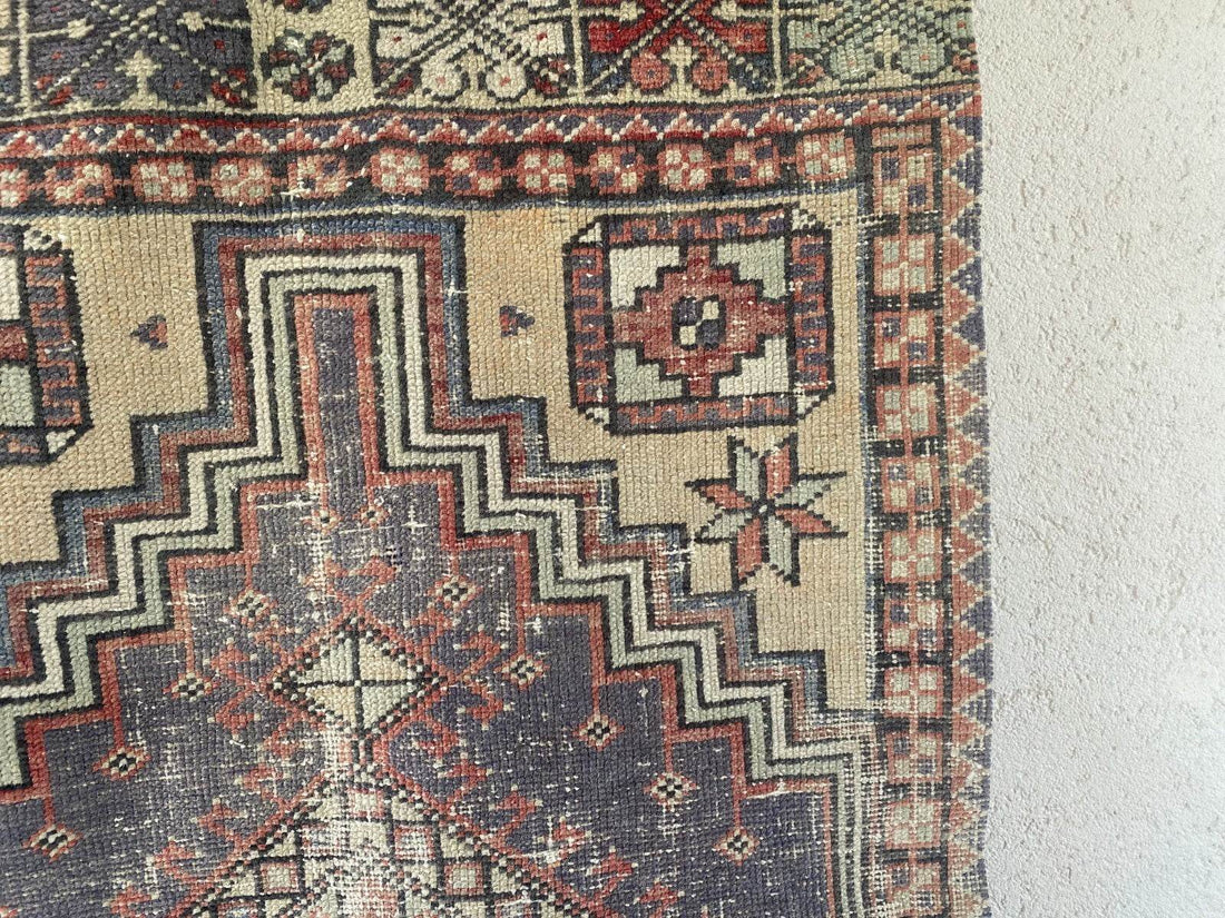 Pre 1980’s ANTIQUE ANATOLIAN FARMHOUSE RUG - GEOMETRIC TRIBAL TURKISH VINTAGE