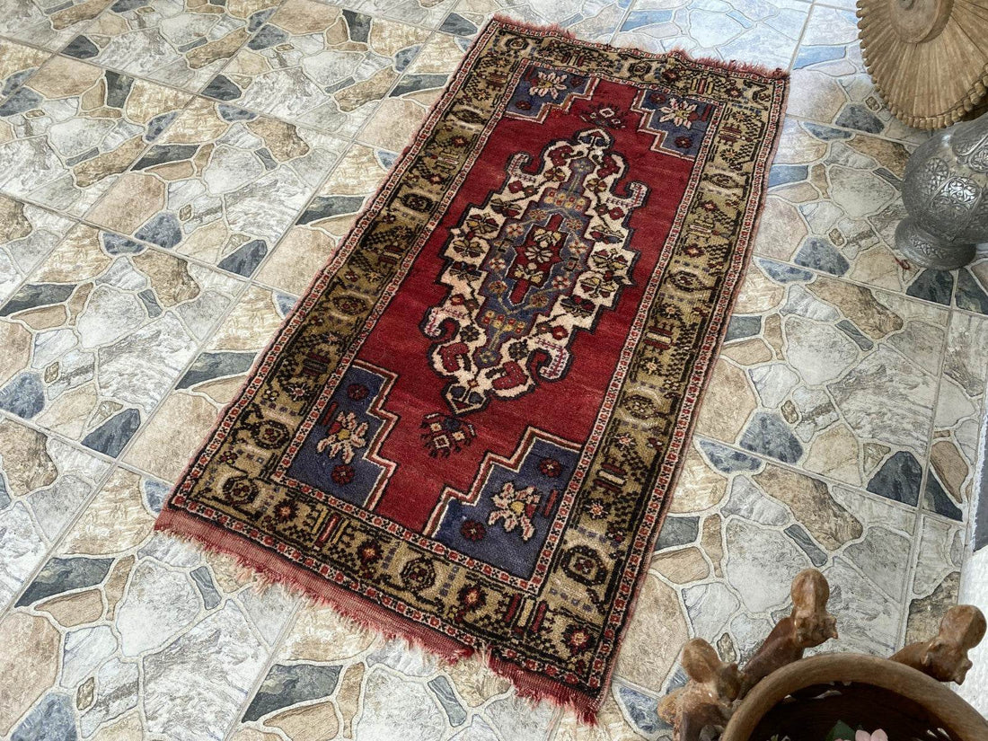 Pre 1980’s ANTIQUE ANATOLIAN FARMHOUSE RUG - GEOMETRIC TRIBAL TURKISH VINTAGE