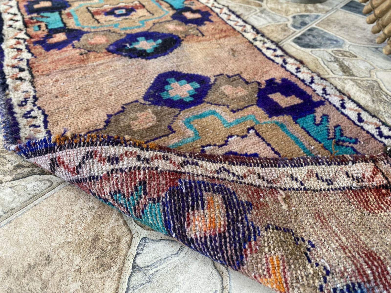 1.5x3.7 ft Turkish Kurdish Medallion Wool Rug - Tribal Farmhouse Vintage 1960s