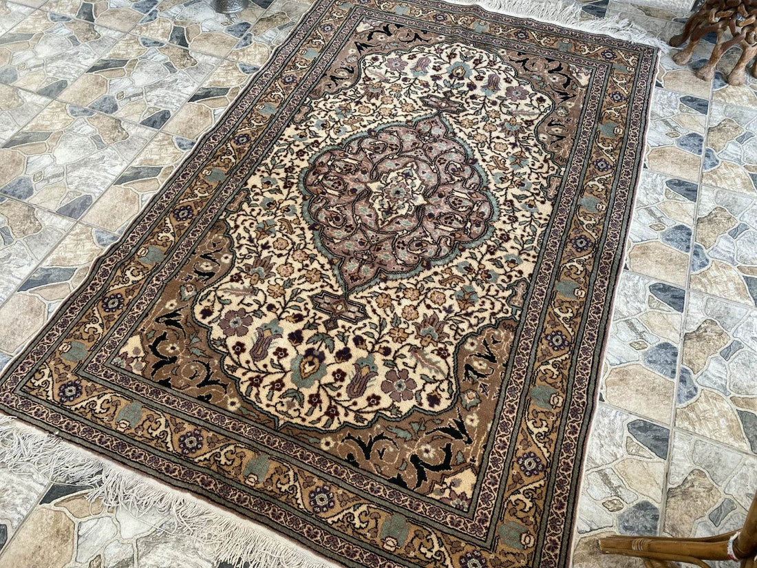 Pre 1980’s ANTIQUE ANATOLIAN TURKISH VINTAGE AREA RUG - GEOMETRIC TRIBAL KAYSERI