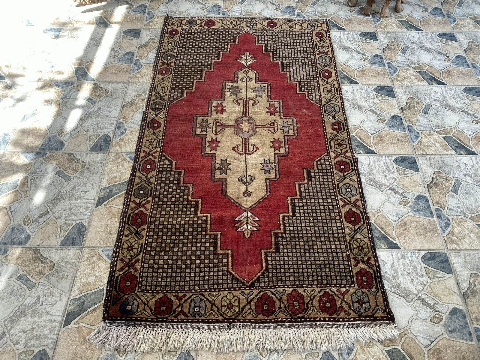Pre 1980’s ANTIQUE ANATOLIAN FARMHOUSE RUG - GEOMETRIC TRIBAL TURKISH VINTAGE