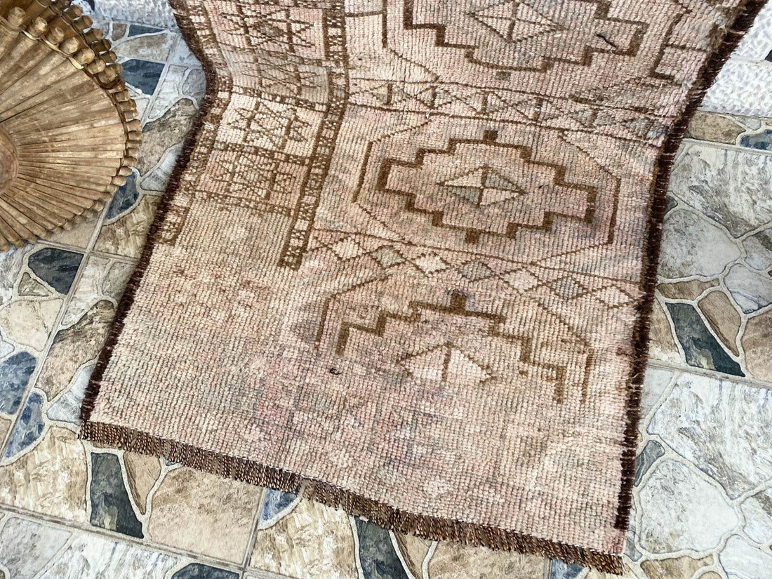 Vintage Kurdish Herki Rug | 1960s Brown Anatolian Hand-Knotted Wool Runner Rug