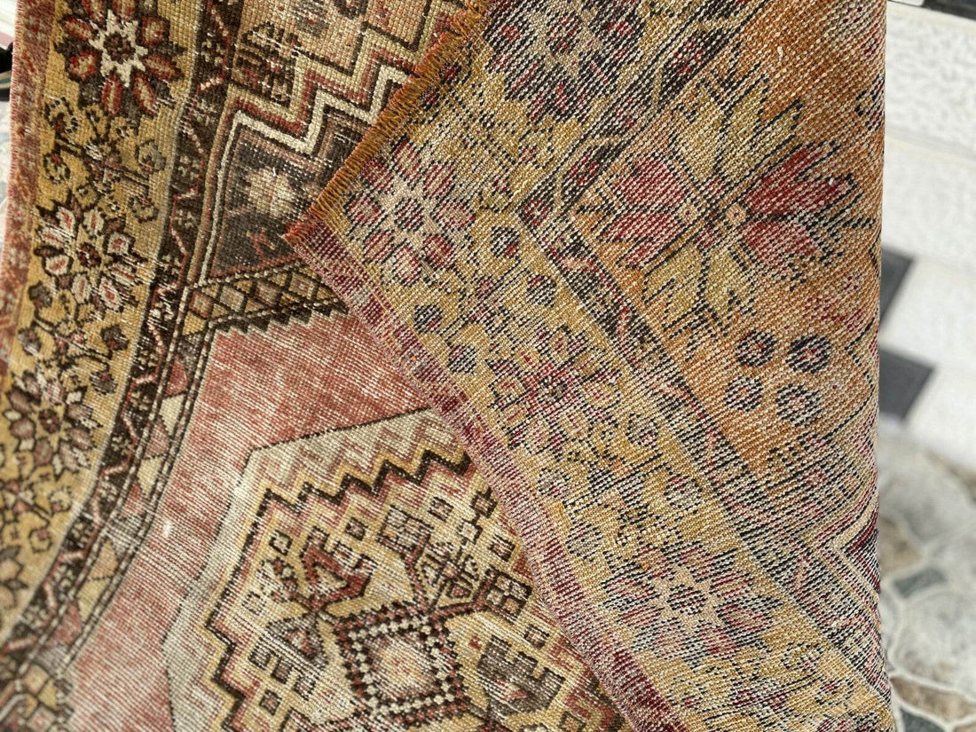 Geometric Vintage Turkish Rug, Hand-Knotted Farmhouse Anatolian Rug 3.5x5.5 Ft