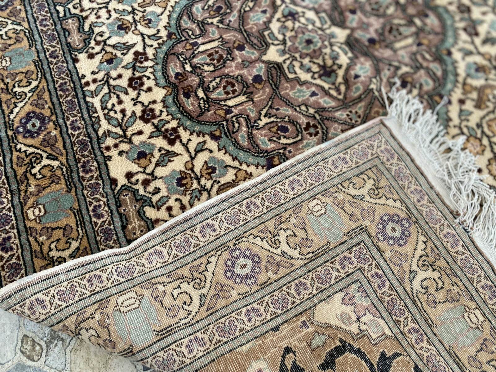 Pre 1980’s ANTIQUE ANATOLIAN TURKISH VINTAGE AREA RUG - GEOMETRIC TRIBAL KAYSERI