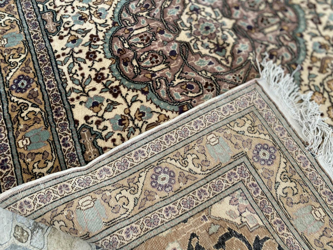 Pre 1980’s ANTIQUE ANATOLIAN TURKISH VINTAGE AREA RUG - GEOMETRIC TRIBAL KAYSERI