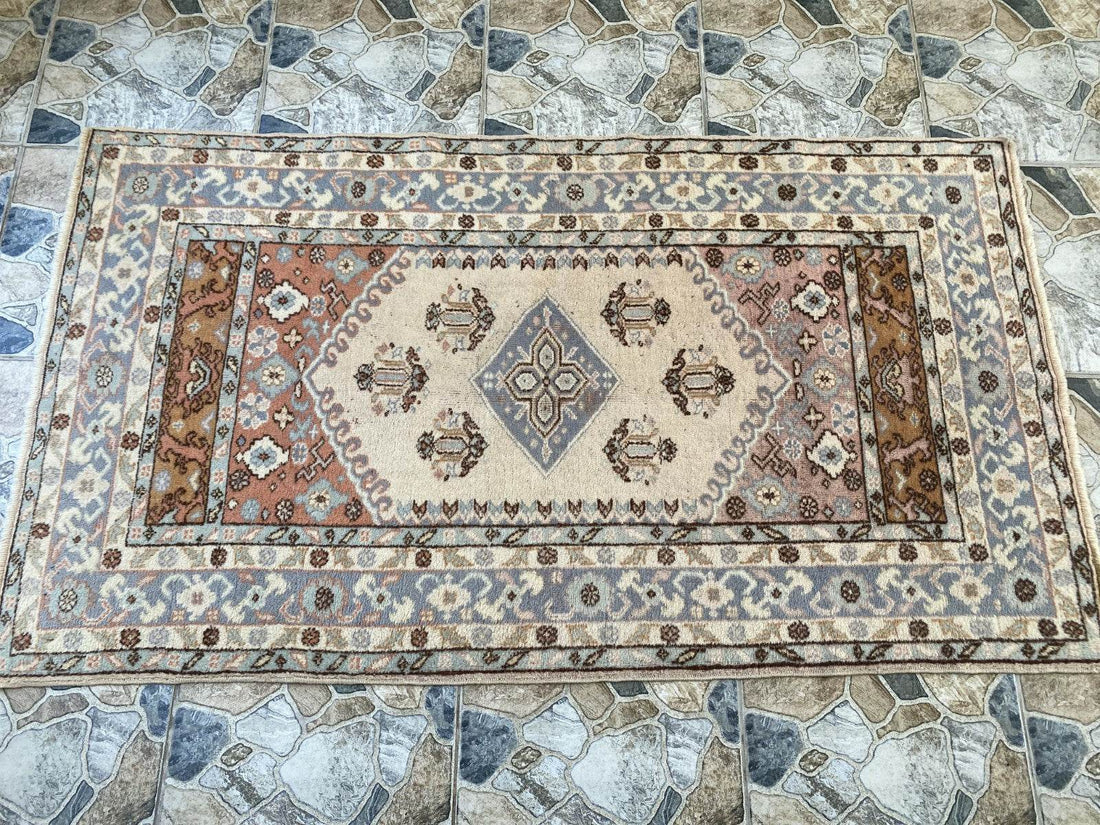 Vintage Kula Area Rug | 3.4 x 6.0 ft Hand-Knotted Wool Antique Farmhouse Carpet