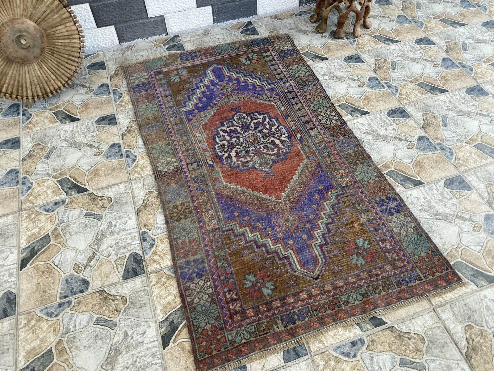 Pre 1980’s ANTIQUE ANATOLIAN FARMHOUSE RUG - TRIBAL GEOMETRIC TURKISH VINTAGE